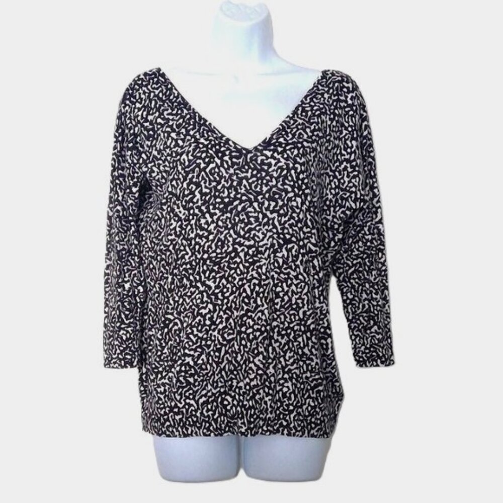 Banana Republic Top Lightweight Sweater 3/4 Sleeve Knit Animal Print V Neck Sz M